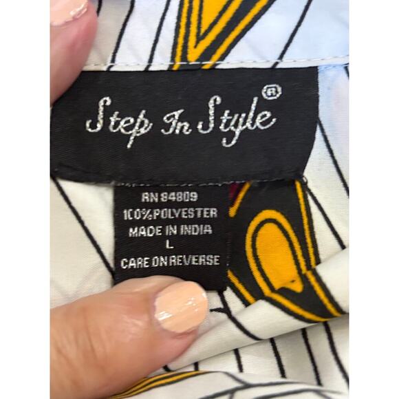 Step in Style trapeze shirt dress, bold print, African influence, statement - Picture 6 of 6